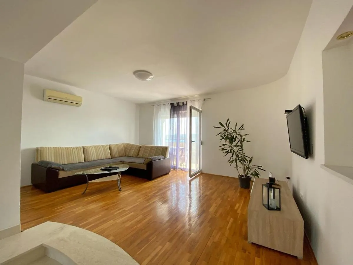 Apartment Maslenica 12636A Jasenice